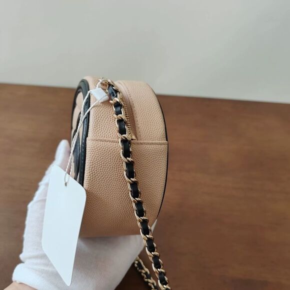 Chanel Women Pre-Loved Bag Very Good Condition - Picture 3 of 9